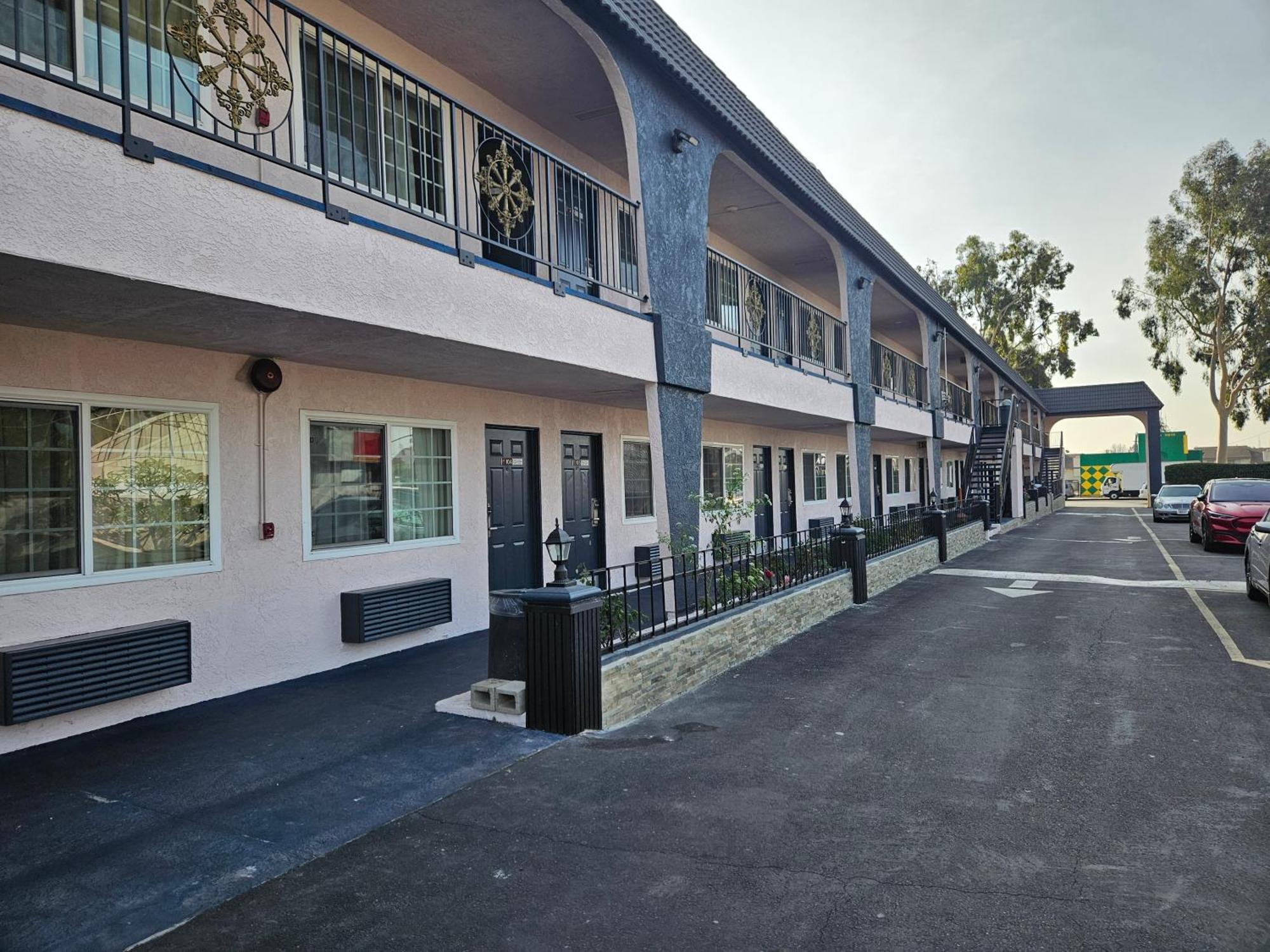 רוזמיד Flamingo Inn מראה חיצוני תמונה